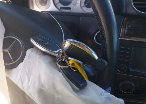 2007 Mercedes-Benz Clk 350 из США, поврежденный, VIN WDBTK56GX7F213648